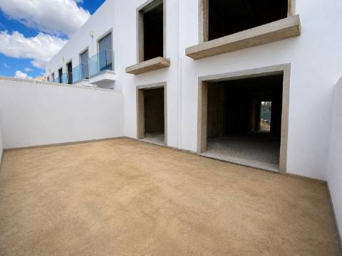 Moradia T4 - Moncarapacho - em Construção - Olhão