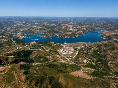 Magnífica Moradia de Charme com Vista Panorâmica Deslumbrante e Piscina Privativa