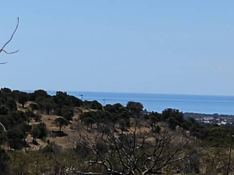 TERRENO RUSTICO COM 13.790 M2 - VISTA MAR - COM POÇO - PRÓXMO AO GOLFE - EM VILA NOVA DE CACELA - VRSA - ALGARVE