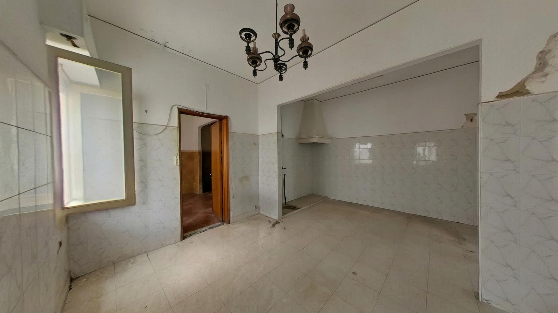 Moradia T2 com Terraço e Duas Entradas Independentes | Baixa de Olhão