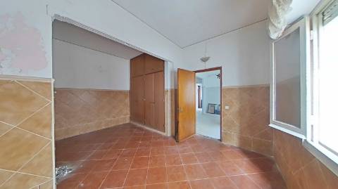 Moradia T2 com Terraço e Duas Entradas Independentes | Baixa de Olhão
