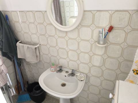 MORADIA T2 COM GARAGEM, ARRUMOS E LOGRADOURO - EM BALURCOS - ALCOUTIM