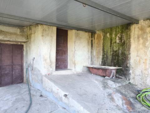 TERRENO URBANO - COM 1580 - COM ARMAZEM 260 M2 - PARA CONSTRUÇÃO DE MORADIA E OU TURISMO - CORTE NOVA - ODELEITE - CASTRO MARIM - ALGARVE