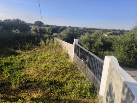 TERRENO URBANO - COM 1580 - COM ARMAZEM 260 M2 - PARA CONSTRUÇÃO DE MORADIA E OU TURISMO - CORTE NOVA - ODELEITE - CASTRO MARIM - ALGARVE