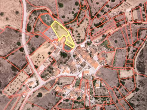 TERRENO URBANO - COM 1580 - COM ARMAZEM 260 M2 - PARA CONSTRUÇÃO DE MORADIA E OU TURISMO - CORTE NOVA - ODELEITE - CASTRO MARIM - ALGARVE