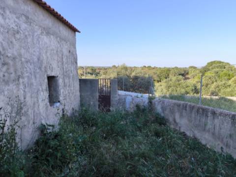 TERRENO URBANO - COM 1580 - COM ARMAZEM 260 M2 - PARA CONSTRUÇÃO DE MORADIA E OU TURISMO - CORTE NOVA - ODELEITE - CASTRO MARIM - ALGARVE