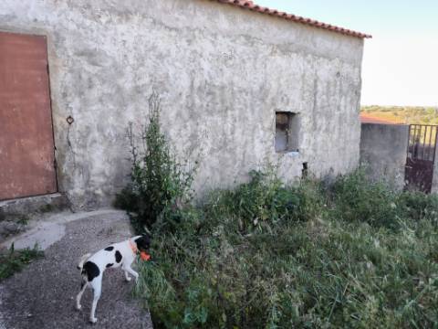 TERRENO URBANO - COM 1580 - COM ARMAZEM 260 M2 - PARA CONSTRUÇÃO DE MORADIA E OU TURISMO - CORTE NOVA - ODELEITE - CASTRO MARIM - ALGARVE