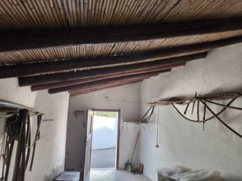 MORADIA COM JARDIM - EM CORTE NOVA - ODELEITE - CASTRO MARIM - ALGARVE