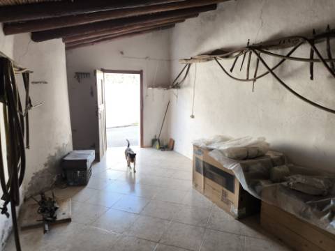 MORADIA COM JARDIM - EM CORTE NOVA - ODELEITE - CASTRO MARIM - ALGARVE