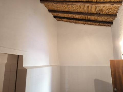 MORADIA COM JARDIM - EM CORTE NOVA - ODELEITE - CASTRO MARIM - ALGARVE