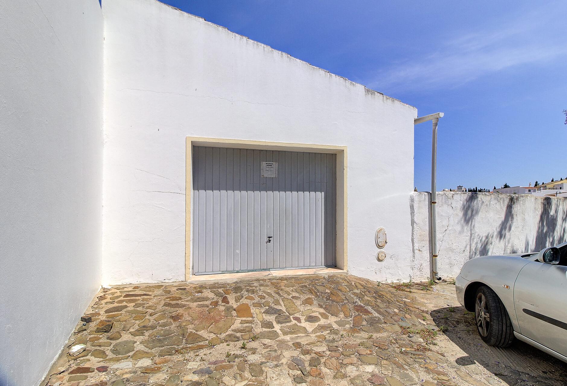 Prédio 94m² Garagem/Arrumos - Castro Marim