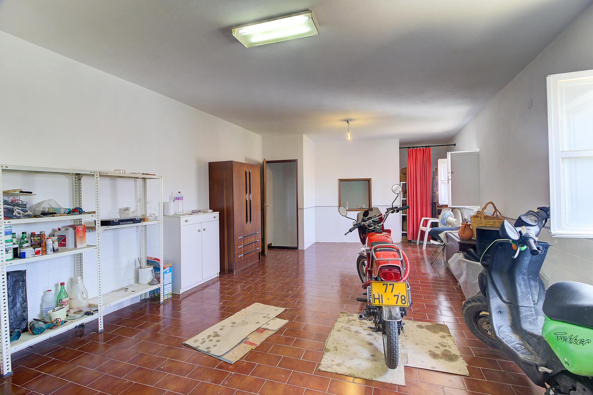 Prédio 94m² Garagem/Arrumos - Castro Marim