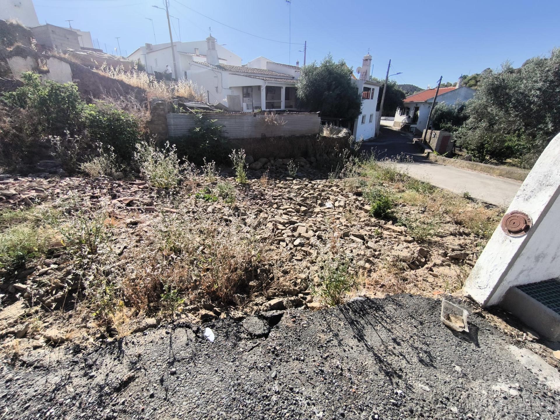 TERRENO URBANO COM 137 M² - POSSIBILIDADE DE CONSTRUIR UMA MORADIA - EM GUERREIROS DO RIO - ALCOUTIM