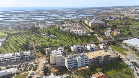 Espetacular apartamento T2, top floor, com um maravilhoso terraço privado 63,29 m2 e uma fabulosa vista mar.