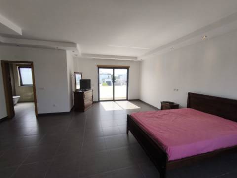 MORADIA COM PISCINA - COM 888 M² - VISTA MAR - EM SÃO BARTOLOMEU - A POUCOS MINUTOS DA PRAIA VERDE - CASTRO MARIM - ALGARVE