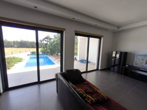 MORADIA COM PISCINA - COM 888 M² - VISTA MAR - EM SÃO BARTOLOMEU - A POUCOS MINUTOS DA PRAIA VERDE - CASTRO MARIM - ALGARVE