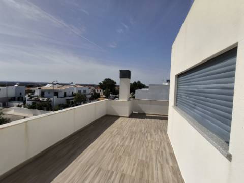 MORADIA COM PISCINA - COM 888 M² - VISTA MAR - EM SÃO BARTOLOMEU - A POUCOS MINUTOS DA PRAIA VERDE - CASTRO MARIM - ALGARVE