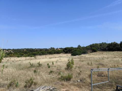 MORADIA COM PISCINA - COM 888 M² - VISTA MAR - EM SÃO BARTOLOMEU - A POUCOS MINUTOS DA PRAIA VERDE - CASTRO MARIM - ALGARVE
