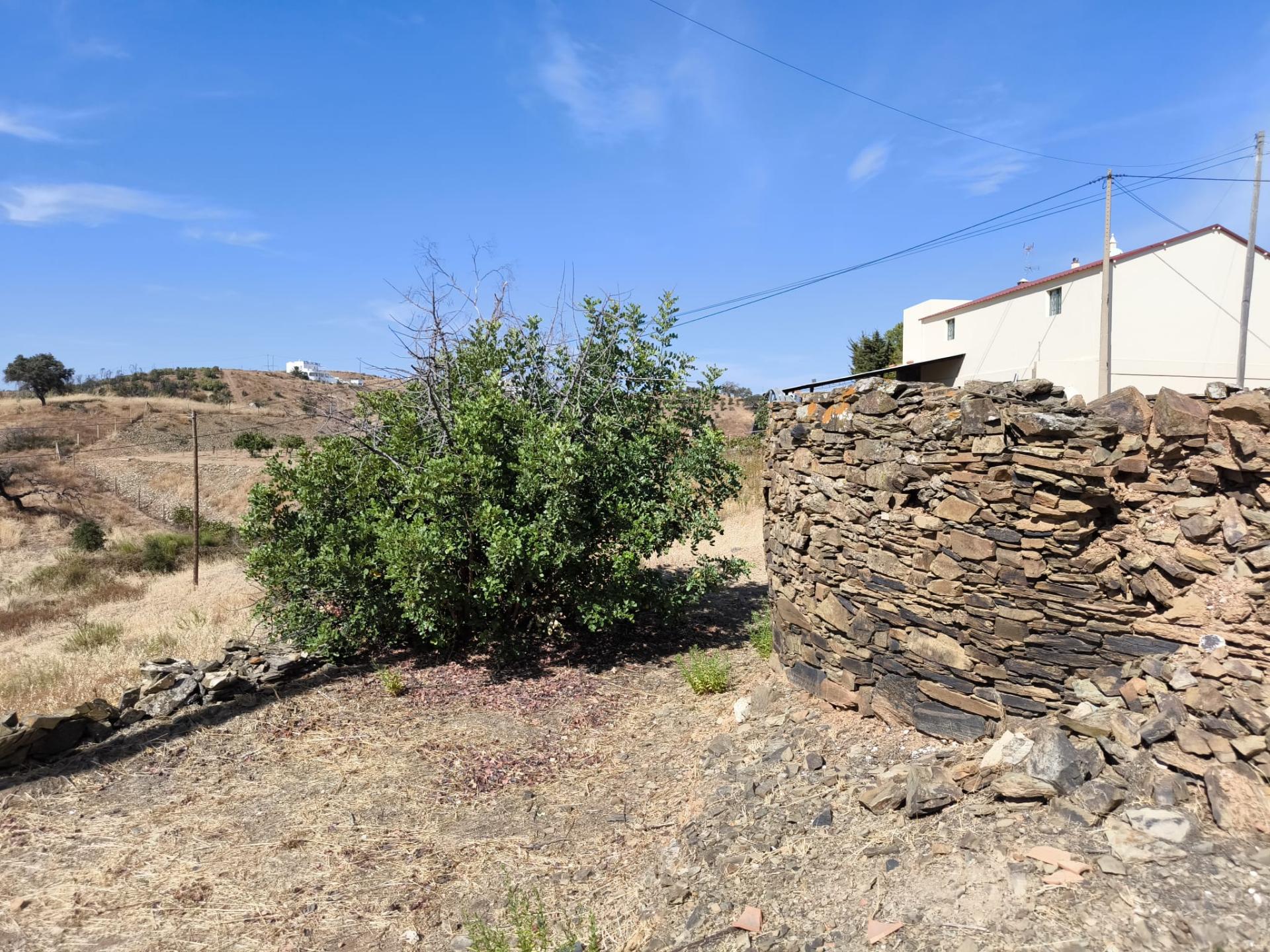 MORADIA EM PEDRA - COM TERRENO DE 200 M2 - COM PROJECTO - FAZ-FATO - TAVIRA - ALGARVE