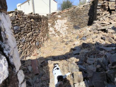 MORADIA EM PEDRA - COM TERRENO DE 200 M2 - COM PROJECTO - FAZ-FATO - TAVIRA - ALGARVE
