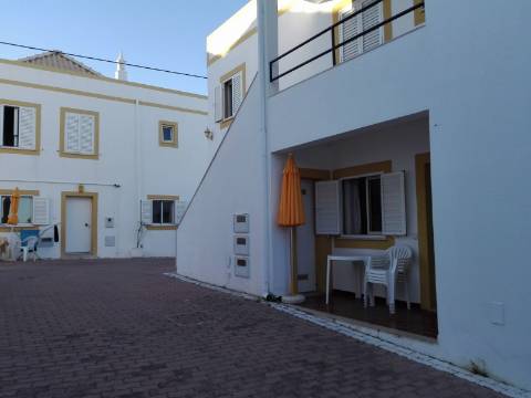 Apart hôtel de 32 quartos e piscina na Ria formosa, com possibilidade de ampliação.
