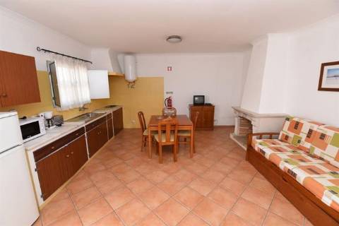 Apart hôtel de 32 quartos e piscina na Ria formosa, com possibilidade de ampliação.