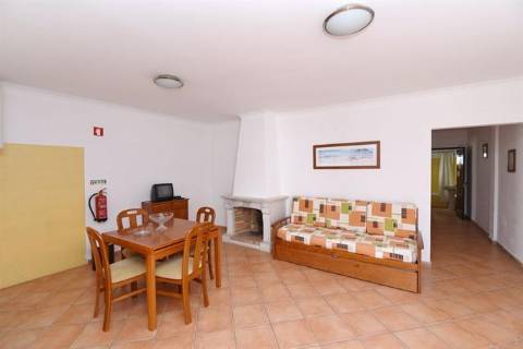 Apart hôtel de 32 quartos e piscina na Ria formosa, com possibilidade de ampliação.