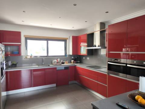 MORADIA COM PISCINA - COM TERRENO DE 19.860 M² - VISTA MAR - COM FURO - SISTEMA DE REGA - EM SÃO BARTOLOMEU - A POUCOS MINUTOS DA PRAIA VERDE - CASTRO MARIM - ALGARVE