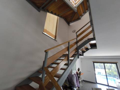 MORADIA COM PISCINA - COM TERRENO DE 19.860 M² - VISTA MAR - COM FURO - SISTEMA DE REGA - EM SÃO BARTOLOMEU - A POUCOS MINUTOS DA PRAIA VERDE - CASTRO MARIM - ALGARVE