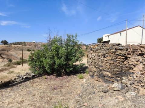 MORADIA EM PEDRA - COM TERRENO DE 200 M2 - COM PROJECTO - FAZ-FATO - TAVIRA - ALGARVE