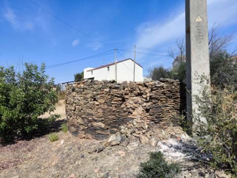 MORADIA EM PEDRA - COM TERRENO DE 200 M2 - COM PROJECTO - FAZ-FATO - TAVIRA - ALGARVE