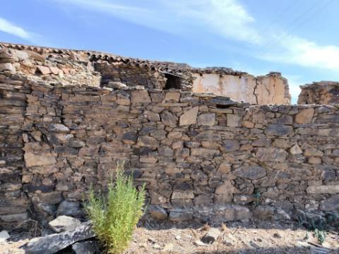 MORADIA EM PEDRA - COM TERRENO DE 200 M2 - COM PROJECTO - FAZ-FATO - TAVIRA - ALGARVE