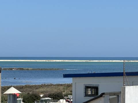 Moradia Bi-Familiar com vista mar na Fuseta!