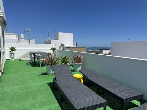 Moradia Bi-Familiar com vista mar na Fuseta!