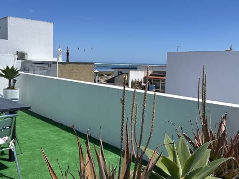 Moradia Bi-Familiar com vista mar na Fuseta!
