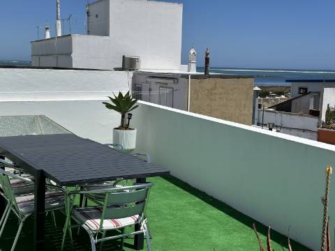 Moradia Bi-Familiar com vista mar na Fuseta!
