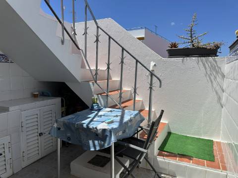 Moradia Bi-Familiar com vista mar na Fuseta!