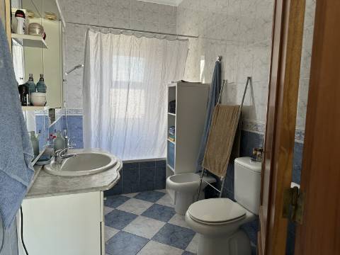Moradia Bi-Familiar com vista mar na Fuseta!