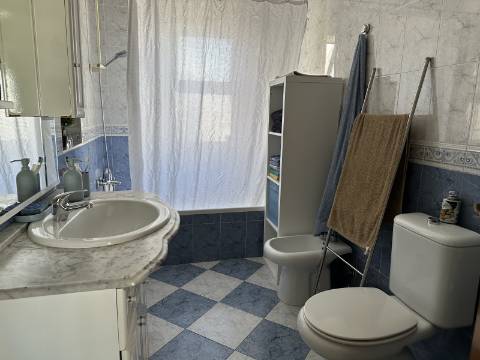 Moradia Bi-Familiar com vista mar na Fuseta!