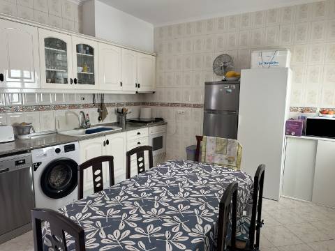 Moradia Bi-Familiar com vista mar na Fuseta!