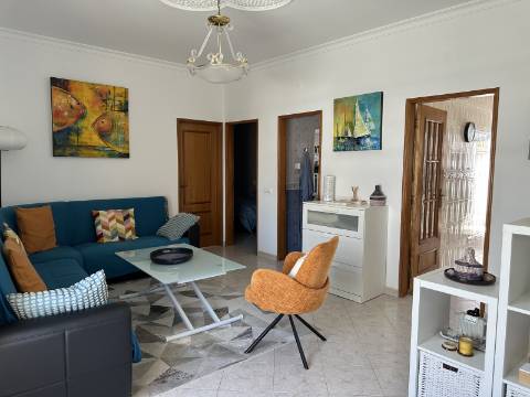 Moradia Bi-Familiar com vista mar na Fuseta!