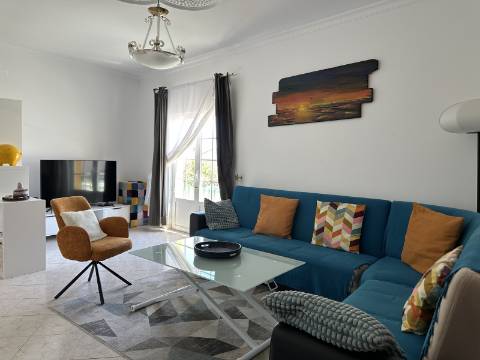 Moradia Bi-Familiar com vista mar na Fuseta!