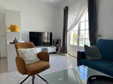 Moradia Bi-Familiar com vista mar na Fuseta!