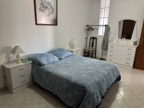Moradia Bi-Familiar com vista mar na Fuseta!