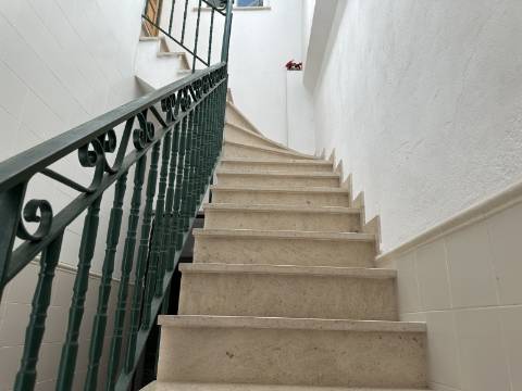 Moradia Bi-Familiar com vista mar na Fuseta!