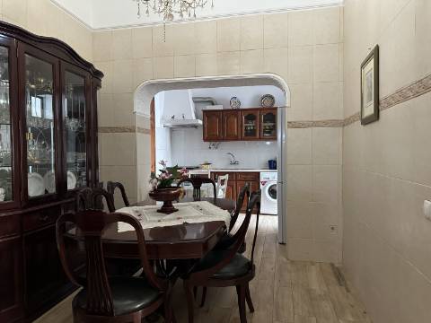 Moradia Bi-Familiar com vista mar na Fuseta!