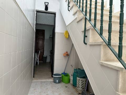 Moradia Bi-Familiar com vista mar na Fuseta!
