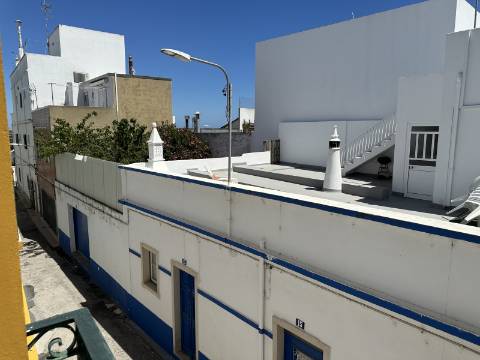 Moradia Bi-Familiar com vista mar na Fuseta!