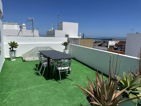 Moradia Bi-Familiar com vista mar na Fuseta!