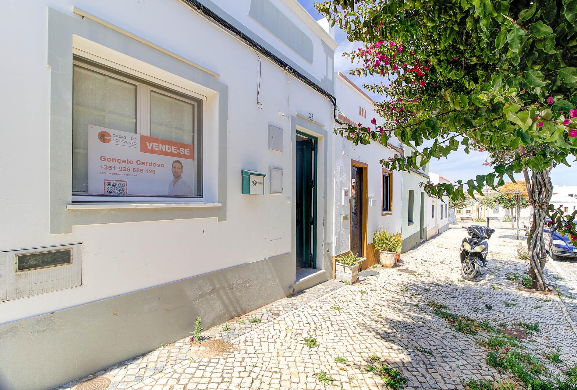 Moradia T3 com Terreno e Terraços - Castro Marim